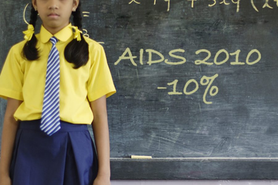 Aid for the fight against HIV/AIDS dropped 10% in 2010