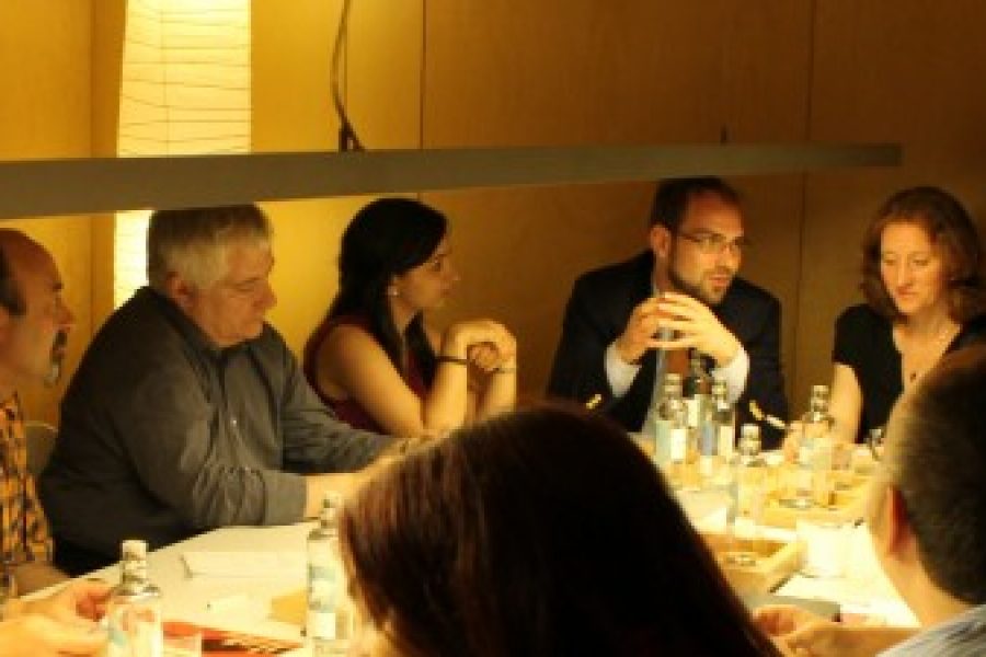 David Stuckler se reúne con organizaciones en Madrid