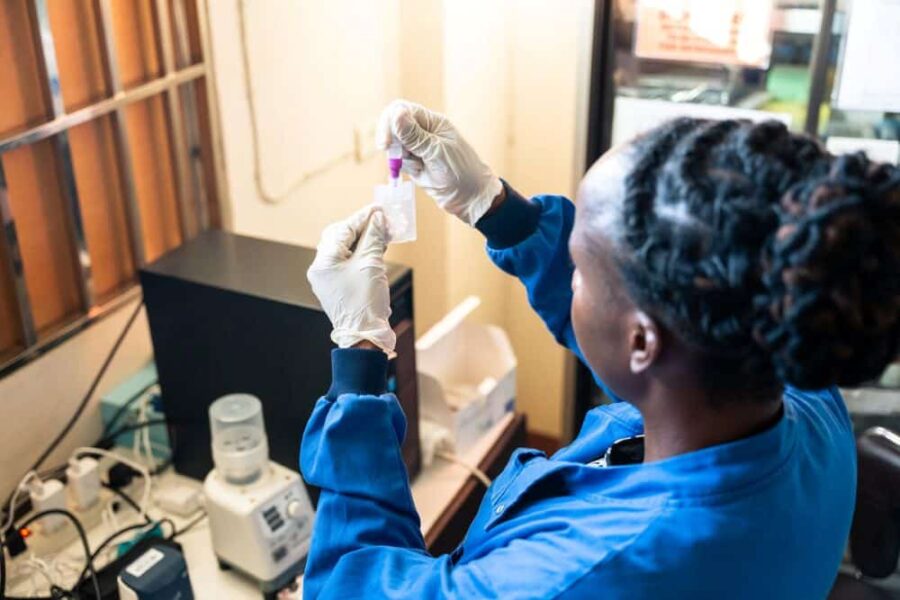Los recortes de financiación amenazan la respuesta al VIH, la tuberculosis y la malaria pese a la resistencia de los países